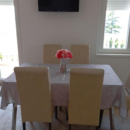 오미살즈 House Daniela 아파트 외부 사진